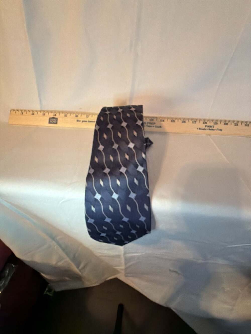 David Taylor Men's 100% Silk Stain-Resistant Geometric Wave Necktie